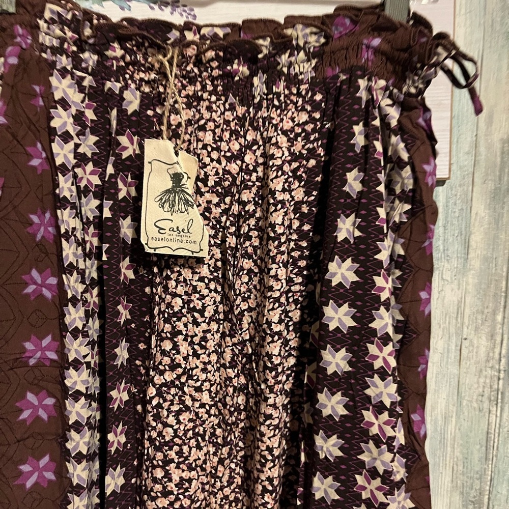 Easel Wine and Black Wide Legged Pants - Picture 4 of 4